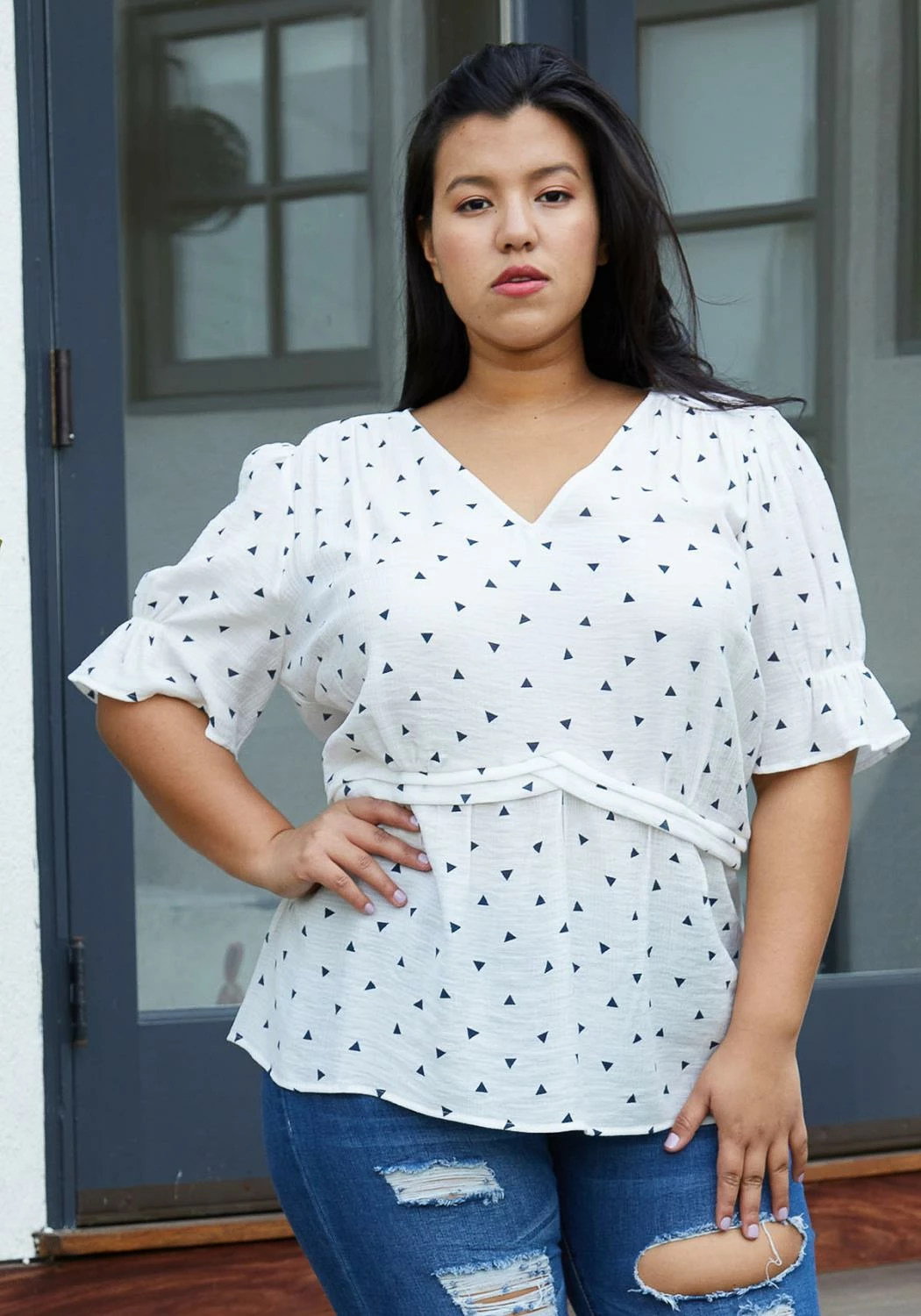 Nurode Plus Size Triangle Print Puff Sleeve V-Neck Blouse 1 Nurode Plus Size Triangle Print Puff Sleeve V-Neck Blouse