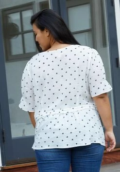 Nurode Plus Size Triangle Print Puff Sleeve V-Neck Blouse 6 Nurode Plus Size Triangle Print Puff Sleeve V-Neck Blouse -Asoph Sales Shop 2003587 317 3