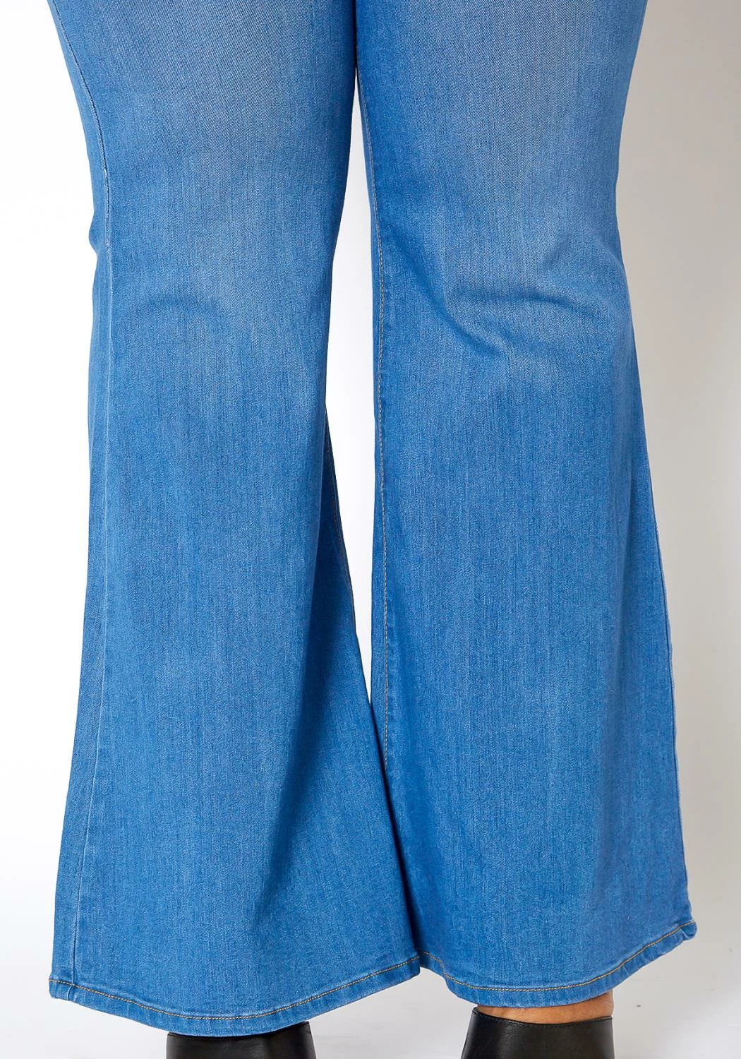 Vibrant Plus Size Basic Blue Washed Flared Hem Jean 5 Vibrant Plus Size Basic Blue Washed Flared Hem Jean - Image 5