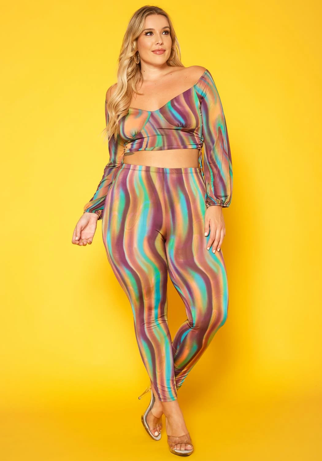 Plus Size Aura Color Pattern Crop Top & Legging Set 2 Plus Size Aura Color Pattern Crop Top & Legging Set - Image 2