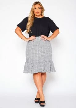 Plus Size Plaid Print Ruffle Flare Skirt