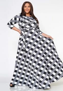 Plus Size Fit & Flare Plaid Pattern Maxi Dress